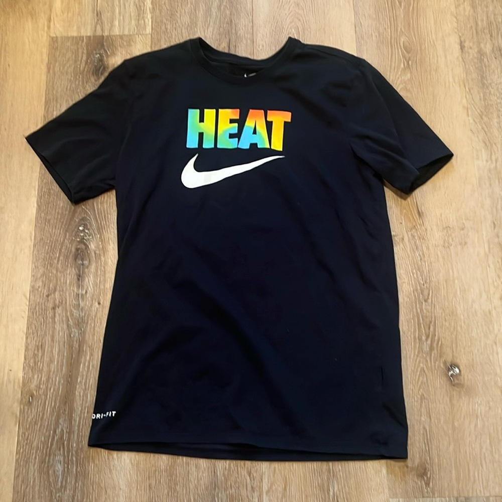 Nike Dri Fit T Shirt Mens Medium Short Sleeve Black Heat Casual Active Adult